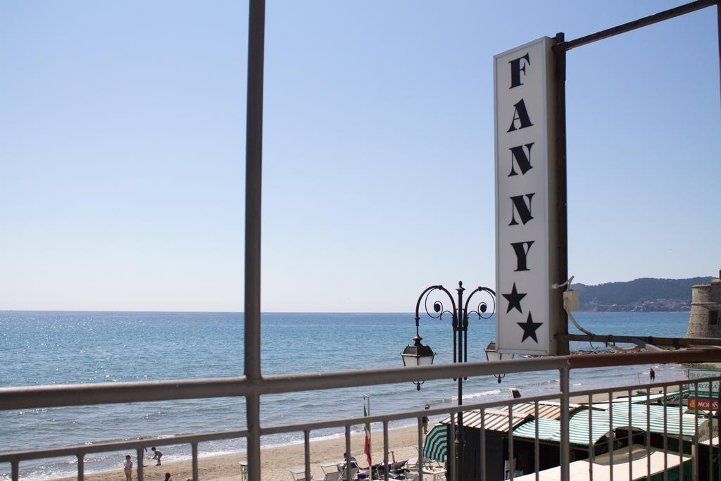 Albergo Fanny Alassio Esterno foto