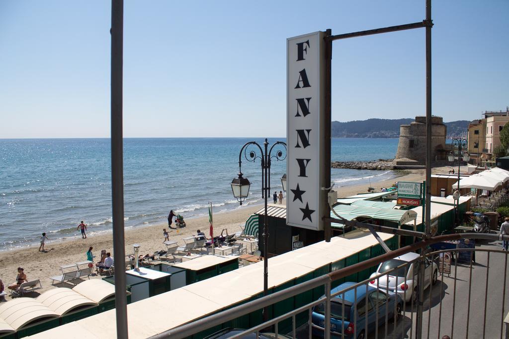 Albergo Fanny Alassio Esterno foto