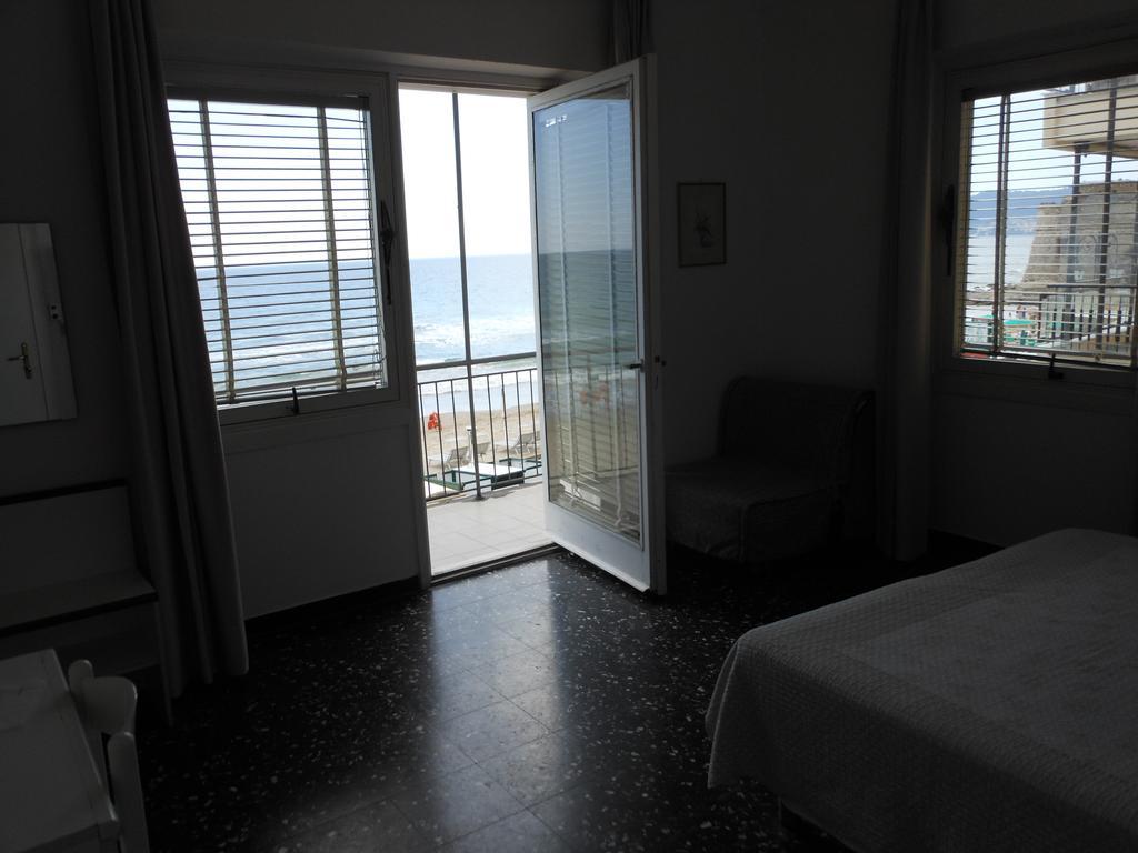 Albergo Fanny Alassio Esterno foto