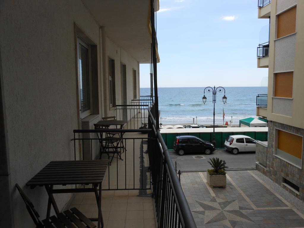 Albergo Fanny Alassio Esterno foto